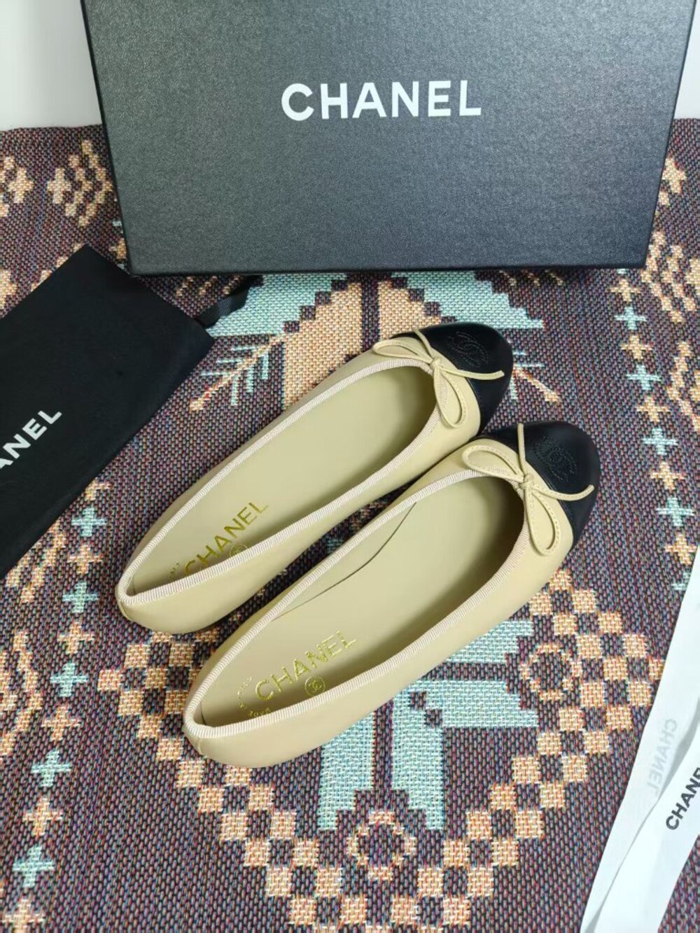 Chanel Two Tone Beige Black Bow Cap Toe Ballet Flats - Picture 6 of 8